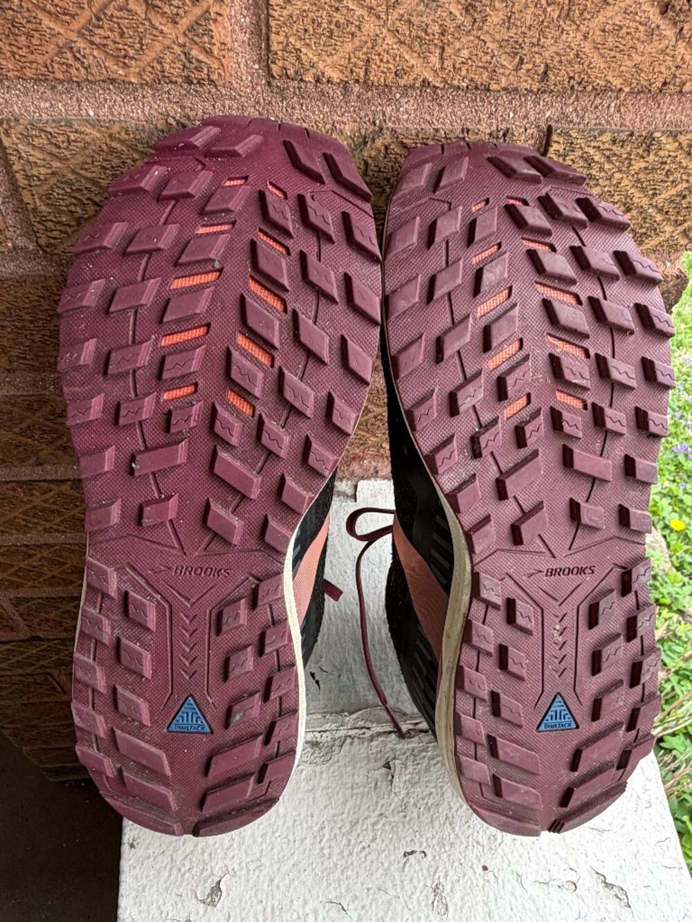 BROOKS Cascadia 15 Trail Running Walking Womens Black Pink All Shoes 9.5 41 - Picture 3 of 7